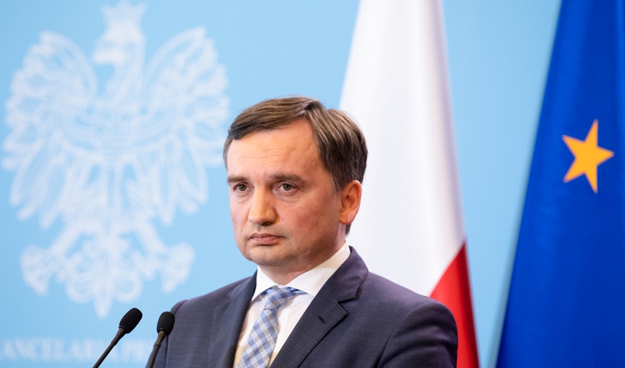 Europoseł Biedroń manipuluje artykułem Onetu o ministrze Ziobro