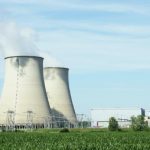 Zjednoczona Prawica neguje budowę elektrowni jądrowej? Nadinterpretacja Konfederacji, błąd Prezydenta