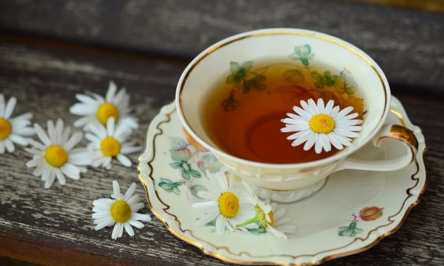 Miód dodany do gorącej herbaty nie jest trucizną