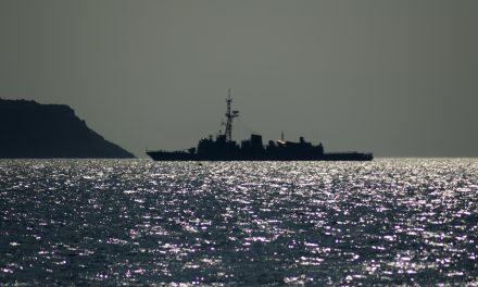 Rosyjski okręt wojenny na polskich wodach terytorialnych? Weryfikujemy informację