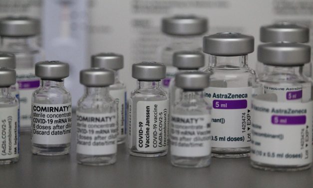 Brytyjski rząd nie podawał szczepionek placebo