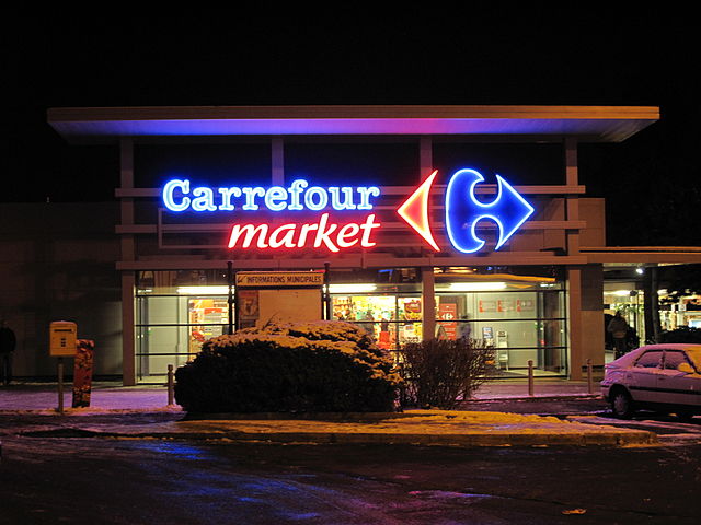 Carrefour wychodzi z Polski? Weryfikujemy informację