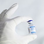 Australijskie prawodawstwo określa szczepionkę na&nbsp;Covid-19 jako „truciznę”? Weryfikujemy