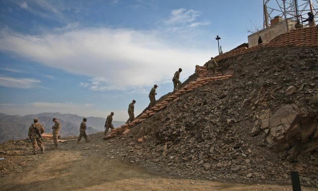 Polacy w&nbsp;Afganistanie zostawieni bez&nbsp;pomocy? Sprawdzamy