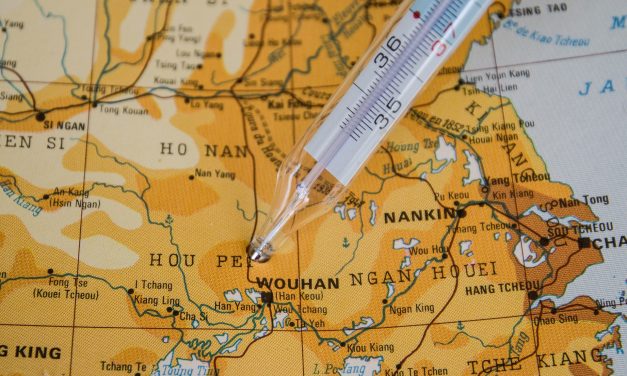 Szwajcarski naukowiec krytykował USA za&nbsp;śledztwo w&nbsp;sprawie źródła wirusa Covid-19? Weryfikujemy