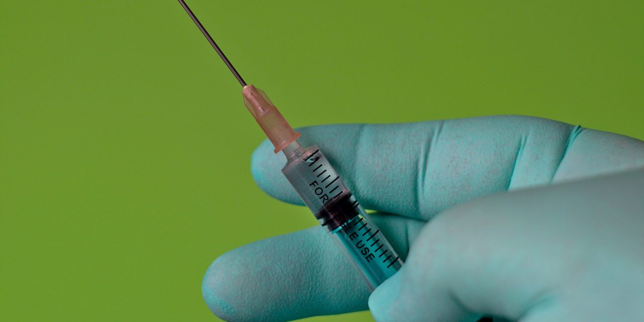 Obowiązek szczepienia przeciwko grypie dla określonych grup? Sprawdzamy